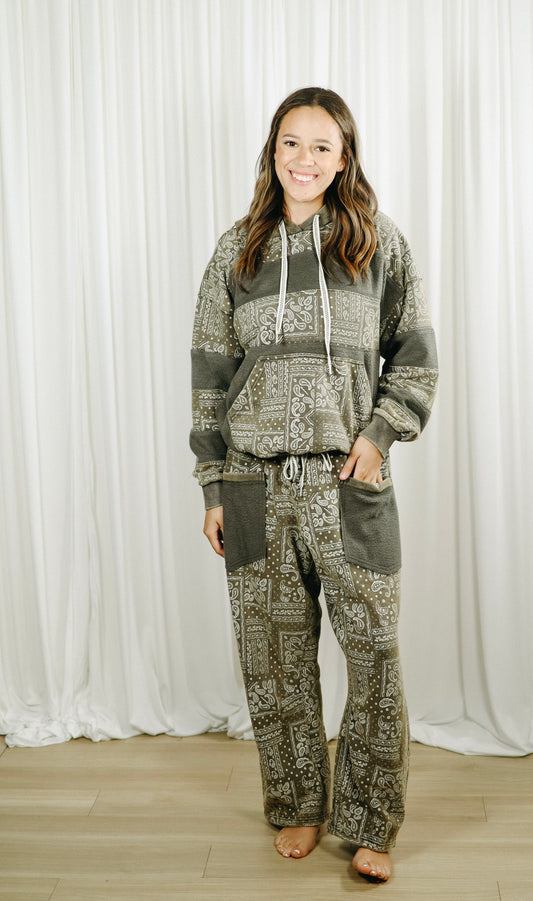 Paizlee Pullover